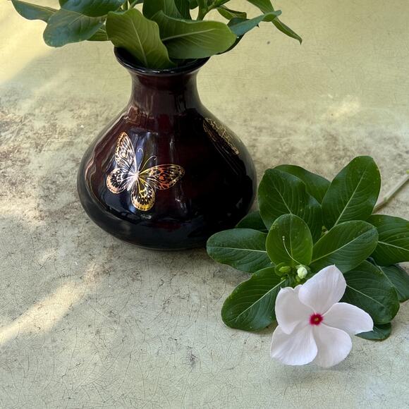 Butterfly Pottery Bud Vase in Black & Burgundy Glaze with 18k Genuine Gold - Picture 9 of 10